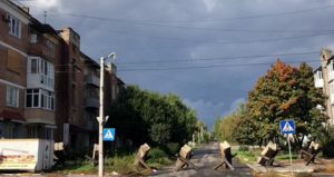 Злива з вогню: уздовж автошляху Бахмут-Лисичанськ точаться бої небаченої досі інтенсивності