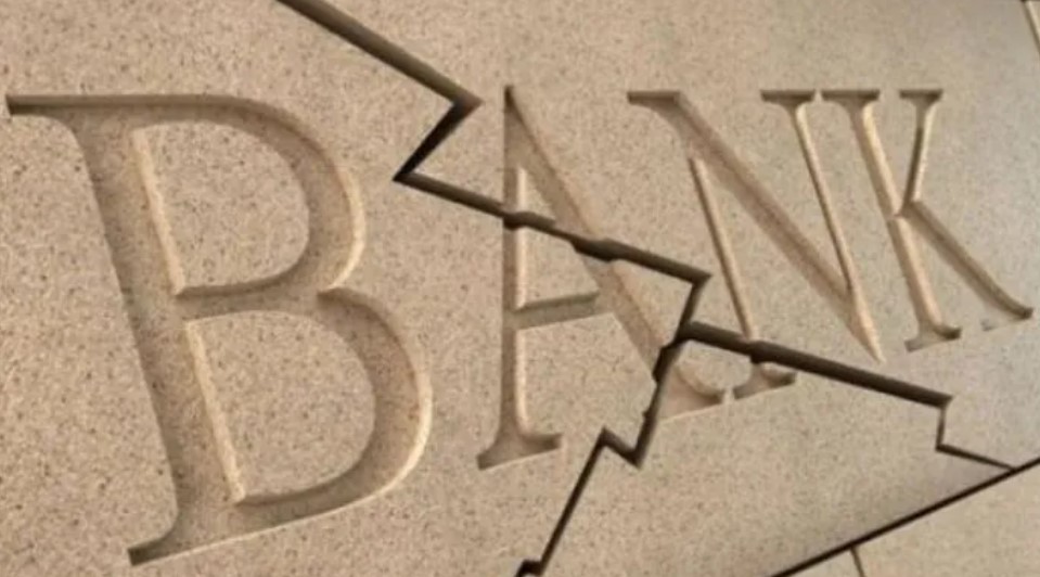 ПриватБанк та Ощадбанк можуть виявитися банкрутами – експерти