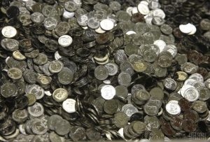 В Україні можна продати 2 копійки за тисячі гривень: як виглядає незвичайна монетка (фото)