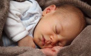 У Слов’янську народжуються діти. Життя триває