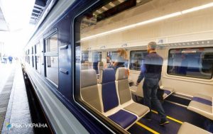 НВЧ-піч та заміна купе. Безкоштовні послуги Укрзалізниці, про які не знають пасажири