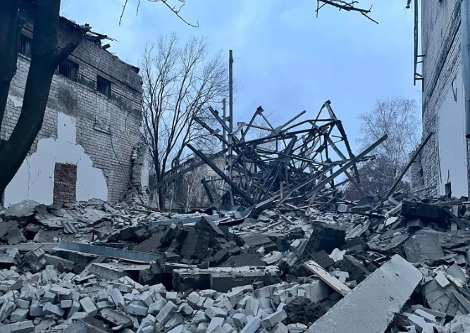 Росіяни обстріляли Краматорськ: зруйнована будівля медичної інфраструктури (фото)
