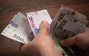 Українцям почали виплачувати по 3400 гривень: хто може розраховувати на нову допомогу