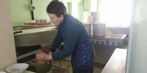 Після літньої перерви у Слов’янську продовжують працювати соціальні столові.