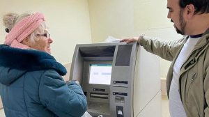 Ощадбанк скасував комісію за зняття готівки у банкоматах з карток інших банків