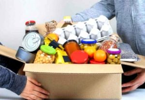 В Україні видають безкоштовні продуктові набори переселенцям та пенсіонерам: як отримати допомогу від ООН і Мінреінтеграції