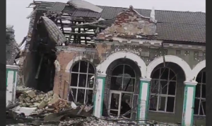 Як виглядає зруйнований залізничний вокзал у Святогірську