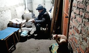 Як виживають місцеві мешканці у зруйнованому Лимані. (ФОТО)