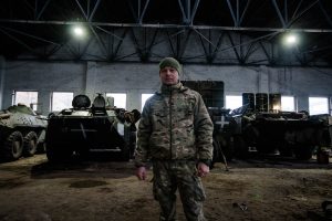 Слов’янські гвардійці відновлюють пошкоджену в боях бронетехніку