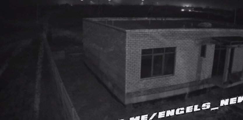 На стратегическом аэродроме в Энгельсе прогремели взрывы: есть погибшие