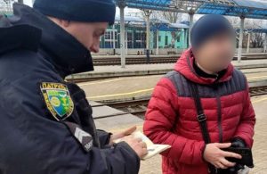 У Слов’янську перевіряють на причетність до незаконних збройних формувань