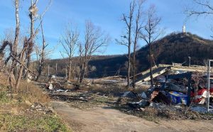 Як виглядає підірваний міст у Святогірську: нагадаємо його історію у війні