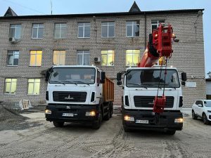 Слов’янськ отримав автокран та самоскид від Міжнародного Комітету Червоного Хреста