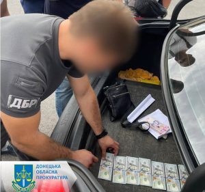 Пропонував купити довідку про непридатність до військової служби – на Донеччині судитимуть експравоохоронця