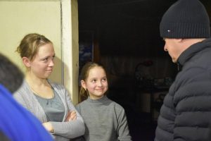 Скільки дітей залишаються у зоні бойових дій на Донеччині?