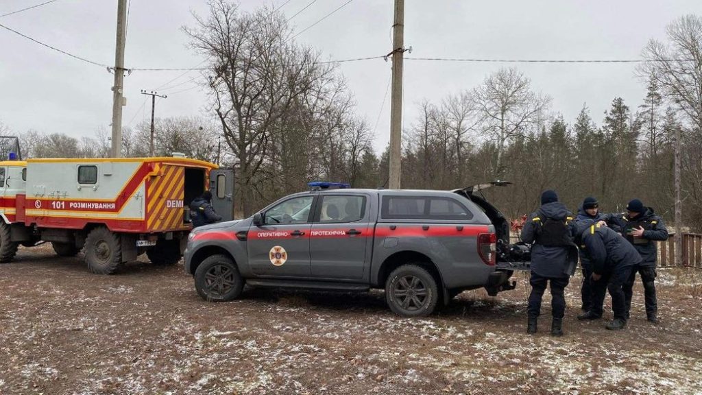 У Святогірську триває розмінування, знайшли вже понад 11000 тисяч вибухонебезпечних предметів