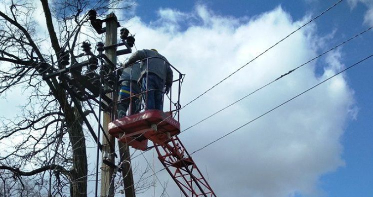 ДТЕК Донецькі електромережі відновив електропостачання для понад 60 тисяч родин на Донеччині за тиждень