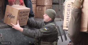 10 тонн допомоги передали військові 15-го Слов’янського полку та ГУ НГУ жителям Донеччини