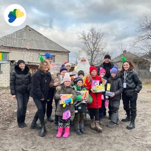 Свята пройшли, а Святий Миколай продовжує вітати дітей Донеччини