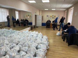 У Слов’янську триває видача гуманітарної допомоги. Що треба зробити, щоб її отримати