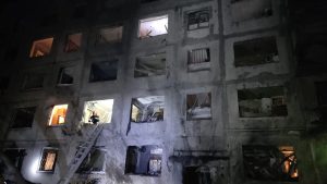 Серед ночі росіяни завдали 2 ракетних ударів по Дружківці: поранено 5 людей, пошкоджено 4 багатоповерхівки та дитсадок.