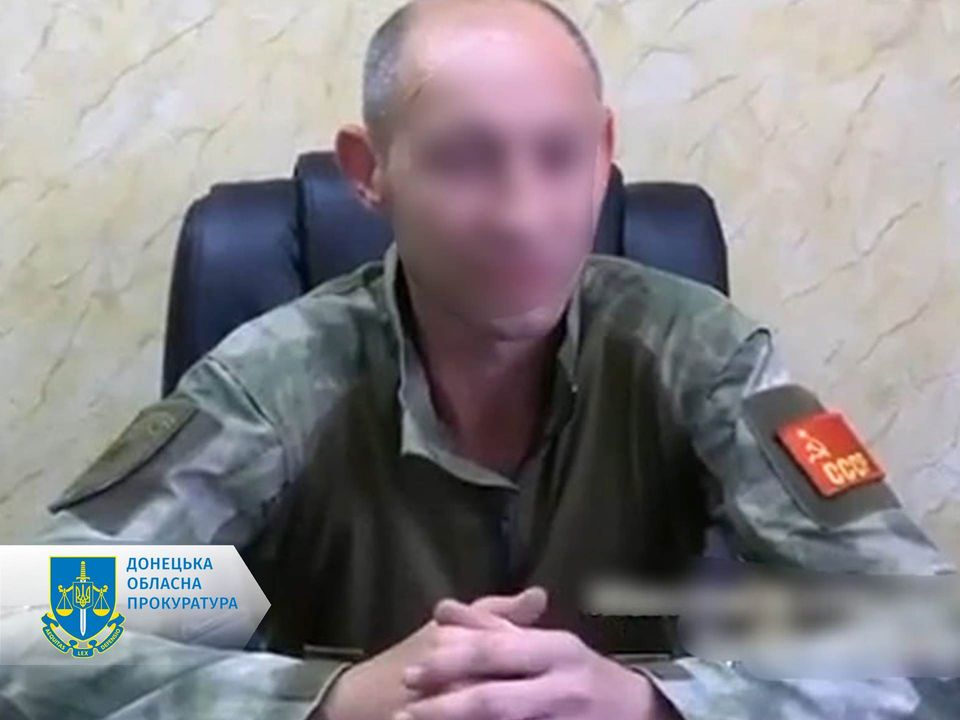 Змушували викопувати та переносити тіла загиблих – заочно підозрюється організована група так званих правоохоронців з Лиману