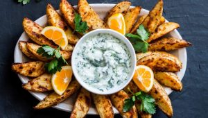 Запеченный картофель по-гречески: рецепт вкусного блюда из доступных ингредиентов