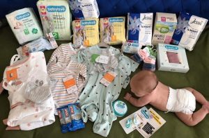 Молоді батьки можуть отримати гуманітарний набір для дитини