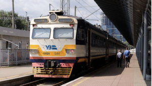 Приміський поїзд сполученням Слов’янськ – Близнюки подовжують до Лозової