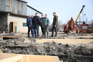 Тысячи рабочих мест. На Закарпатье заново строят завод, вывезенный из Краматорска