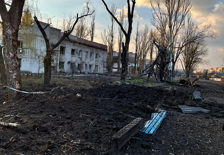 Пізно ввечері ракетного удару зазнав Краматорськ – пошкоджено дитсадок, школу та будівлю підприємства (фото)