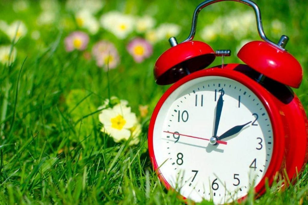 Коли в Україні переводять годинники на літній час 2023 року