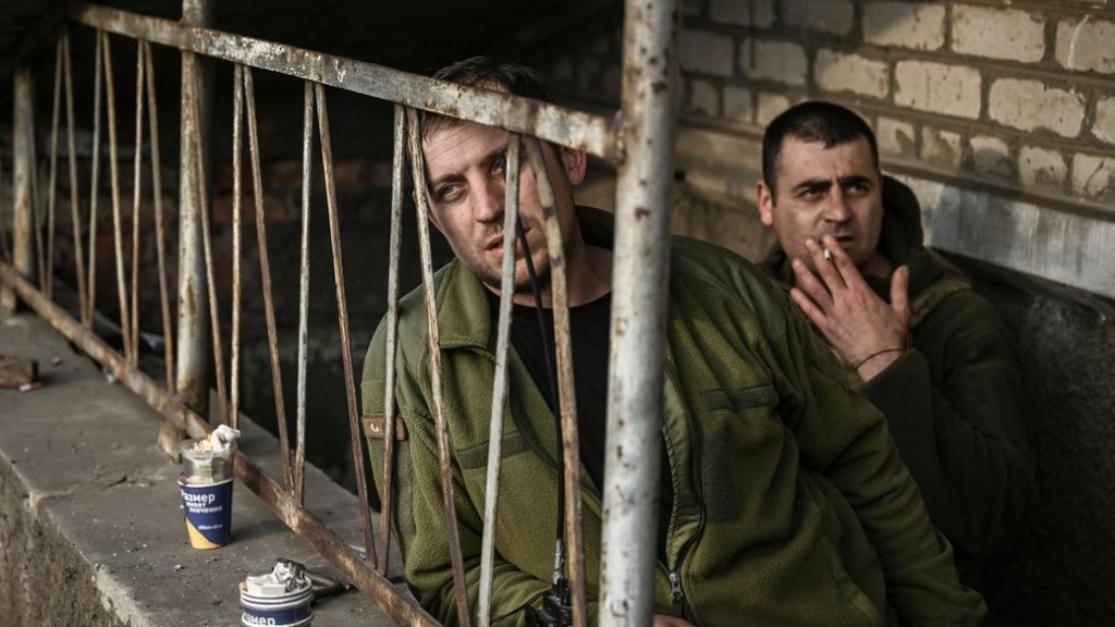 “Титанічні зусилля військових”. Оцінка обстановки Залужним, втрати армії РФ та руйнування: ситуація в Бахмуті 25 березня