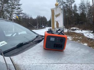 Волонтерам на Донеччині передали 7 зарядних станцій