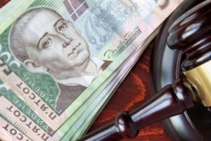 Украинцев могут принудительно лишать выплат