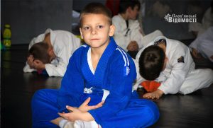 Бійцівський клуб «Тріада» продовжує тренувати дітей Слов’янська