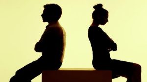 Як розлучитися, якщо один із подружжя за кордоном, розповів адвокат