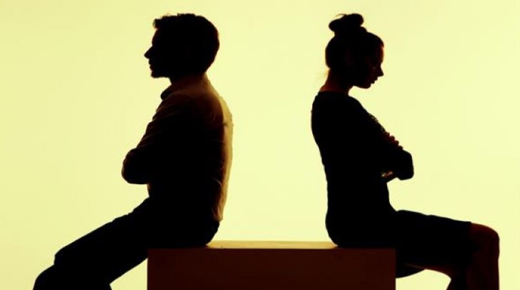 Як розлучитися, якщо один із подружжя за кордоном, розповів адвокат