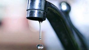 Вживати воду з крана не можна: чим небезпечно вживання та як вийти з ситуації