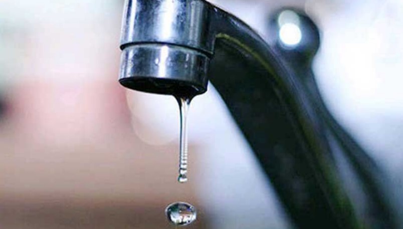 Вживати воду з крана не можна: чим небезпечно вживання та як вийти з ситуації