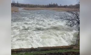 У Краматорському районі зруйнована дамба та викид води