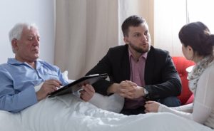 Соцвиплати в Україні: чи передаються вони у спадок