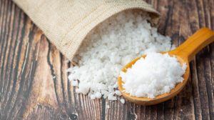 Як вдома у Чистий четвер приготувати потужний оберіг – четвергову сіль