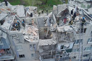 Обстріл Слов’янську. В ОВА повідомили, що під завалами можуть бути ще люди