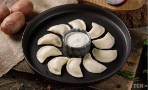 Вареники з сирою картоплею: незвичайний рецепт