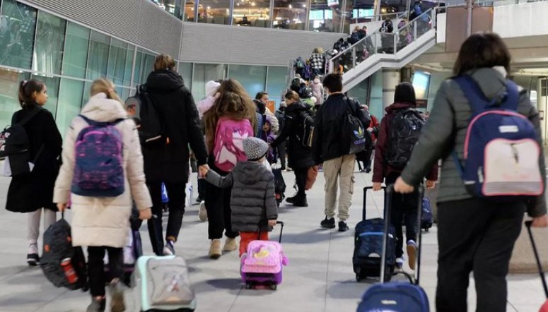 “Це гірше, ніж витік мізків”: соціологи ІКАР розповіли, чим загрожує хвиля біженців з України (відео)