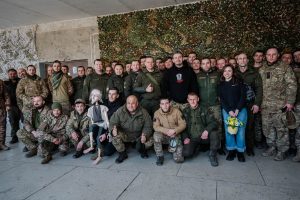 Артисти “Культурного десанту” провели концерт для бійців Військова частина 3035 НГУ на чолі з відомим співаком Колею Сєргою