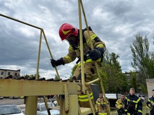 До лав рятувальників Донеччини прибули випускники вищих навчальних закладів ДСНС