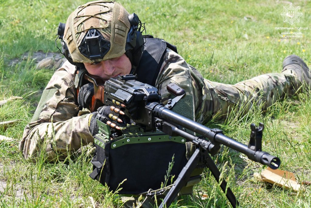 Патрульна поліція Краматорська та Слов’янська продовжує удосконалювати навички з вогневої підготовки