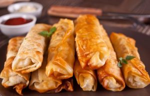 10 хвилин – і всі ситі: сосиска в тісті на швидку руку